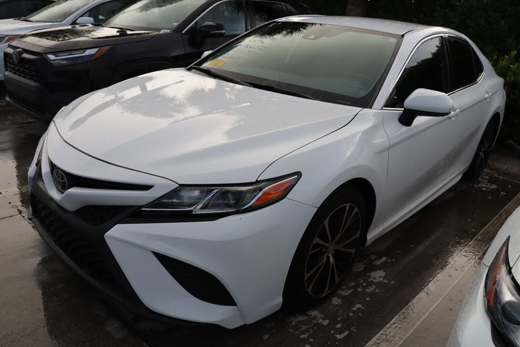 Certified 2020 Toyota Camry SE with VIN 4T1G11AK6LU900539 for sale in West Palm Beach, FL