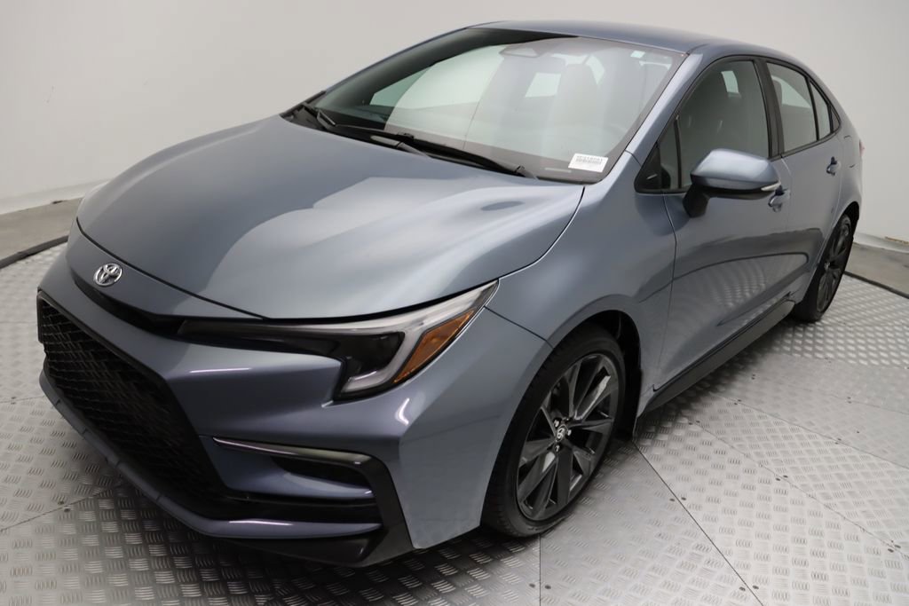 2025 Toyota Corolla SE photo 2