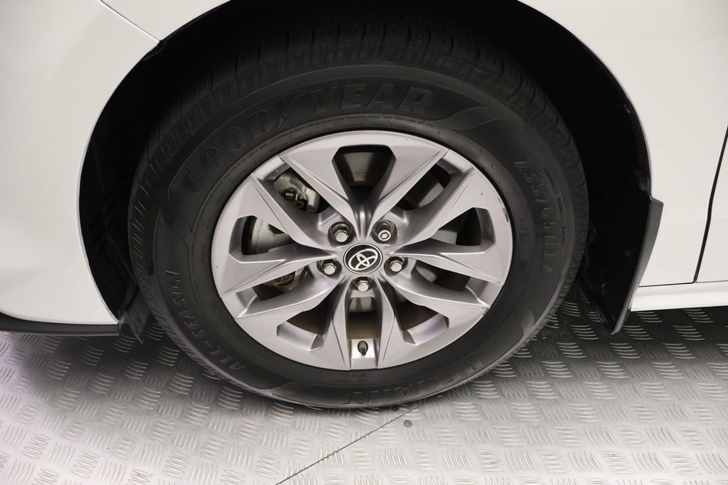 Certified 2025 Toyota Sienna XLE Minivan/Van