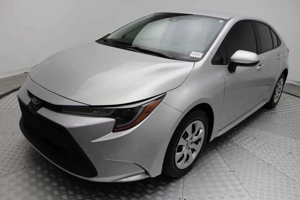 2021 Toyota Corolla LE photo 2