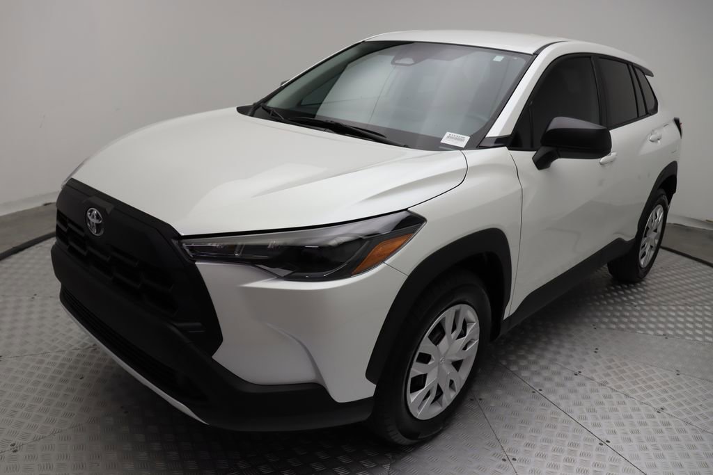 2026 Toyota Corolla Cross L photo 2