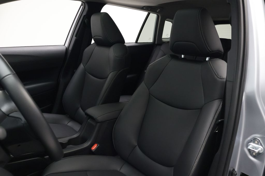 2026 Toyota Corolla Cross XLE - Photo 13