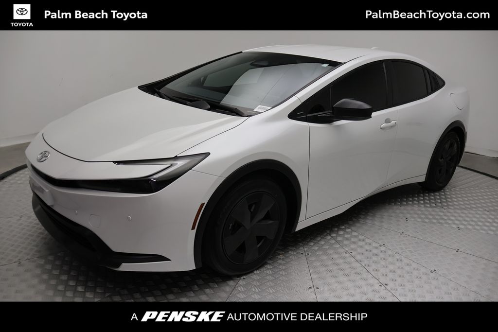 2023 Toyota Prius LE FWD's photo