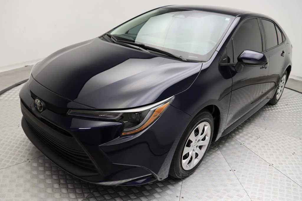 2025 Toyota Corolla LE photo 2