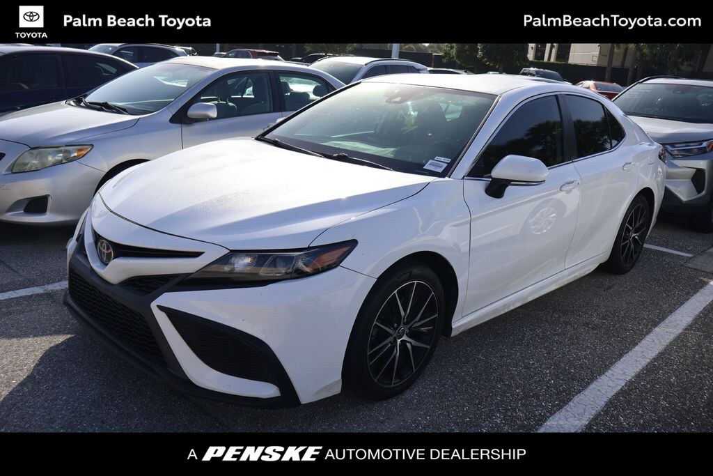 Used 2022 Toyota Camry SE Sedan