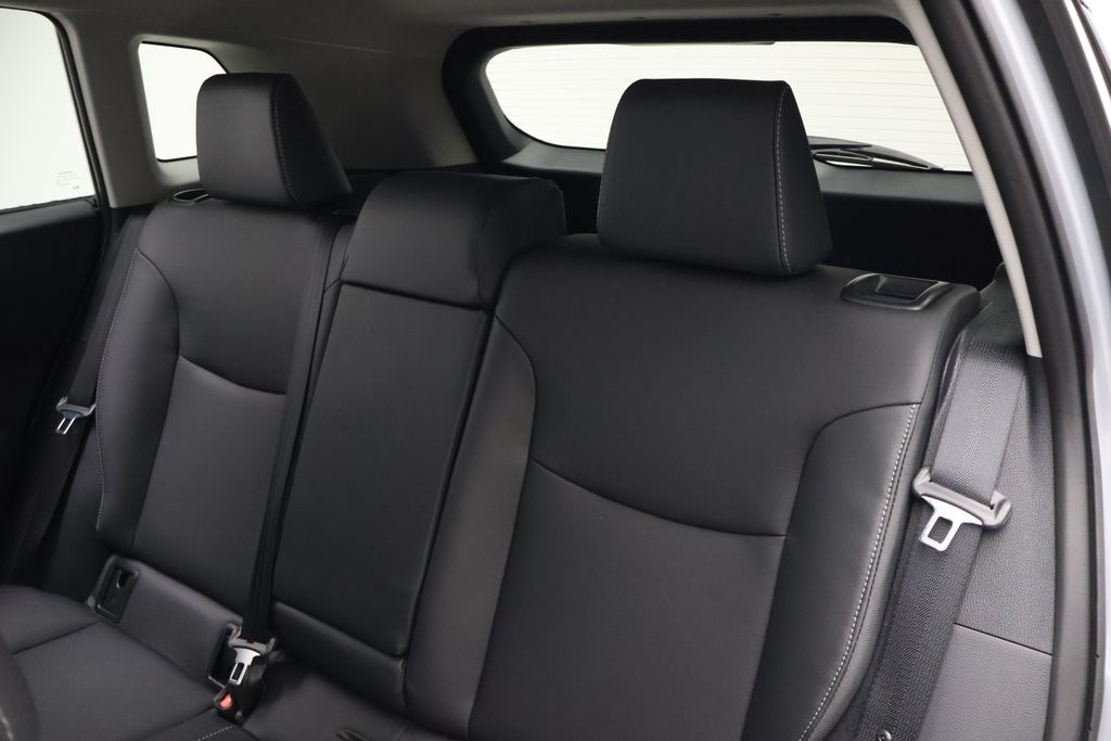2026 Toyota Corolla Cross XLE - Photo 18