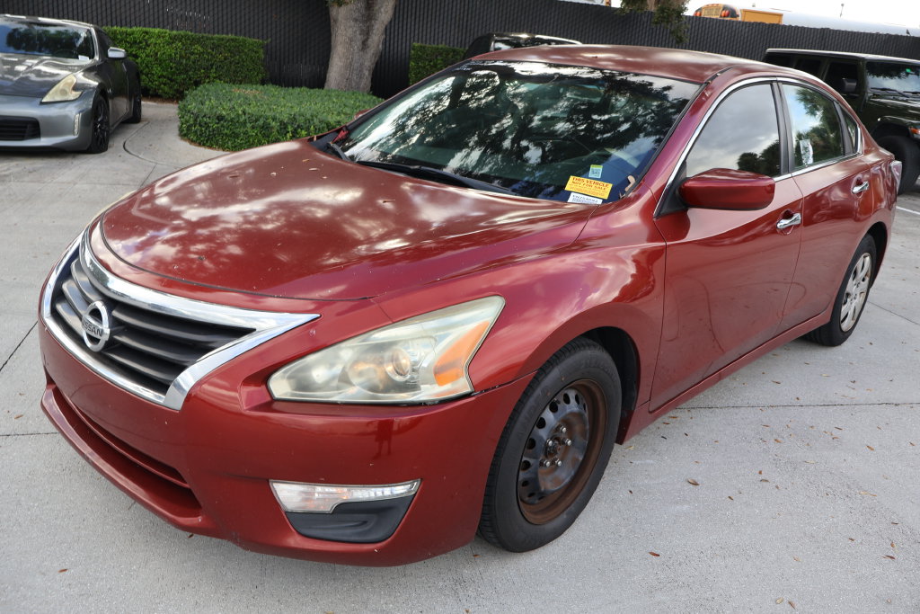 Used 2014 Nissan Altima S with VIN 1N4AL3AP6EN254692 for sale in West Palm Beach, FL