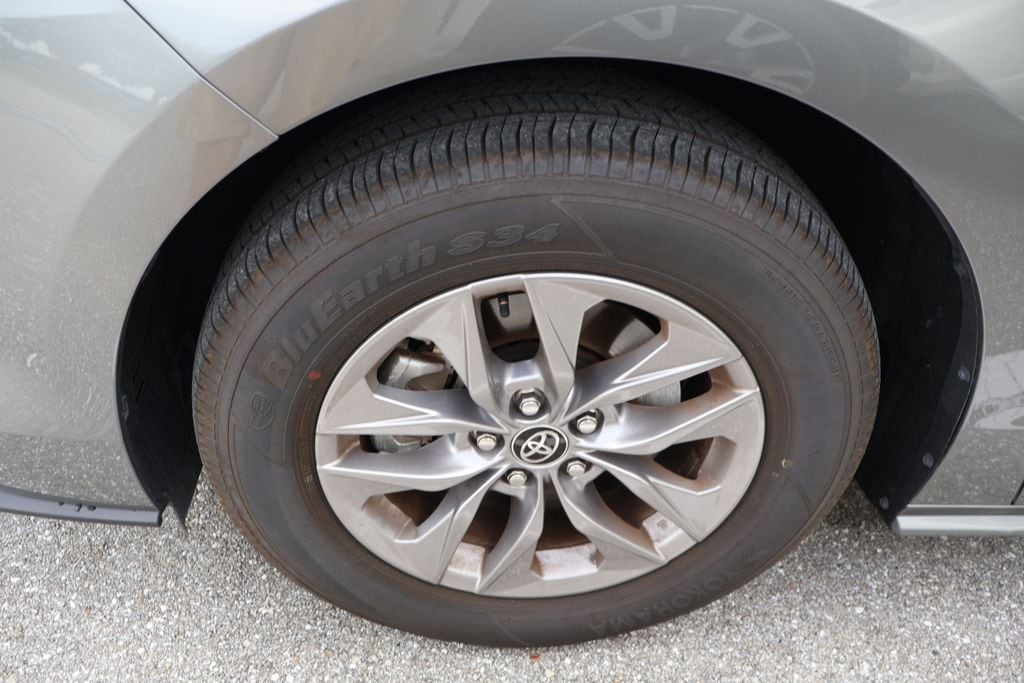 Used 2026 Toyota Sienna XLE Minivan/Van