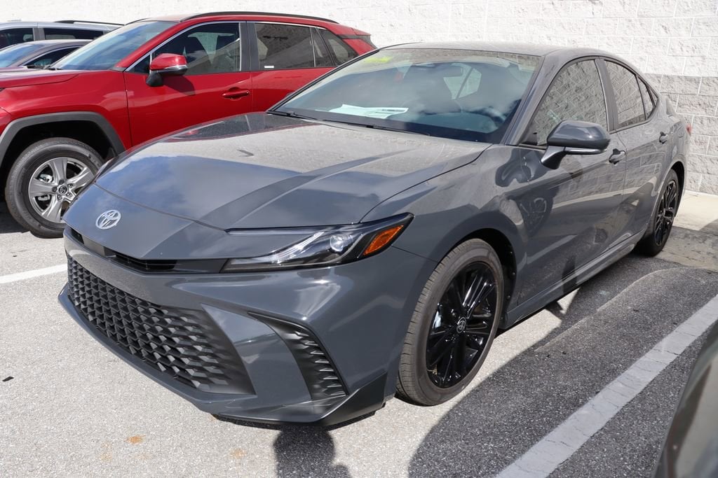 Used 2025 Toyota Camry SE with VIN 4T1DAACK0SU524287 for sale in West Palm Beach, FL