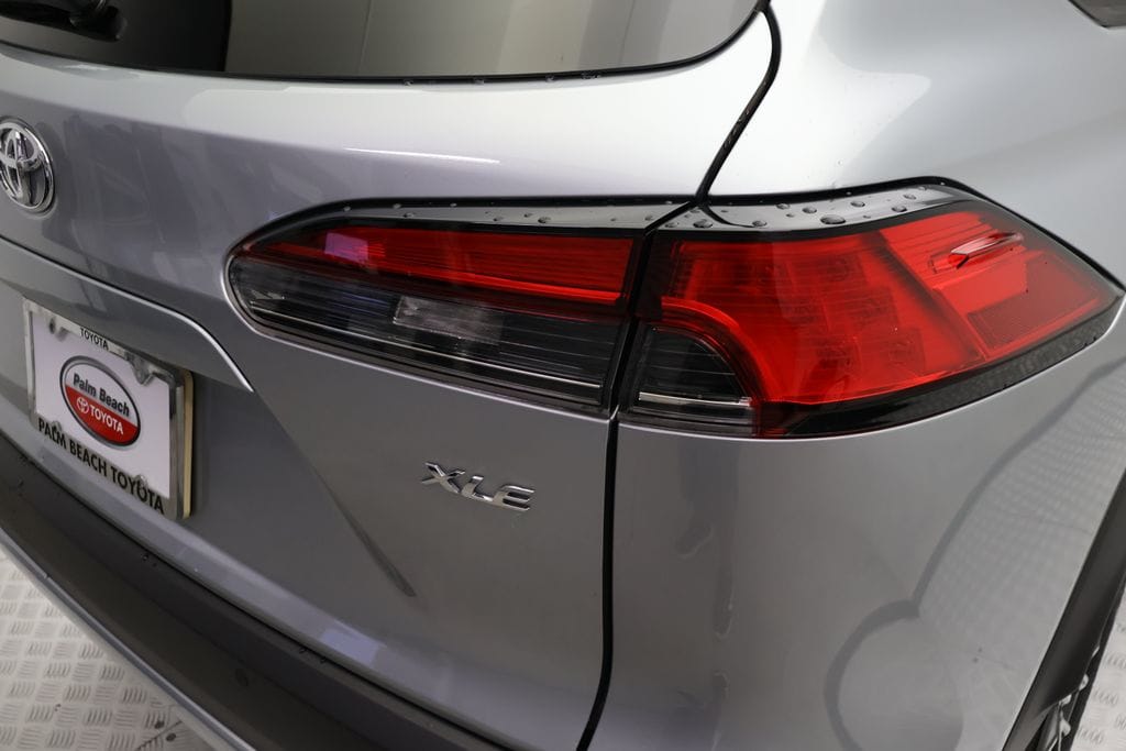 2026 Toyota Corolla Cross XLE - Photo 9