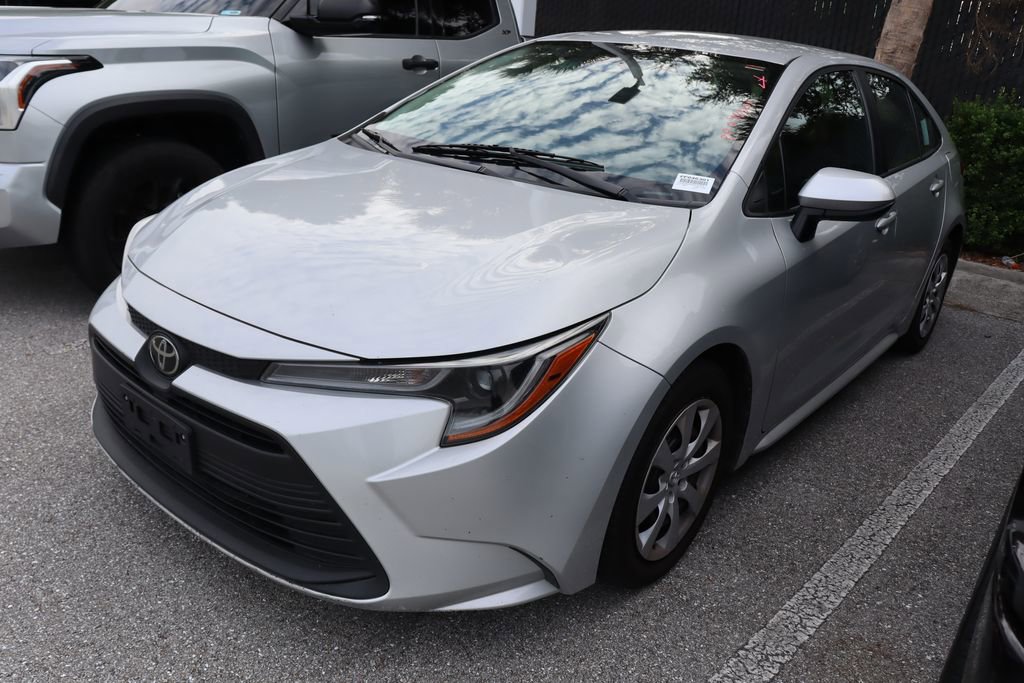 2023 Toyota Corolla LE photo 2