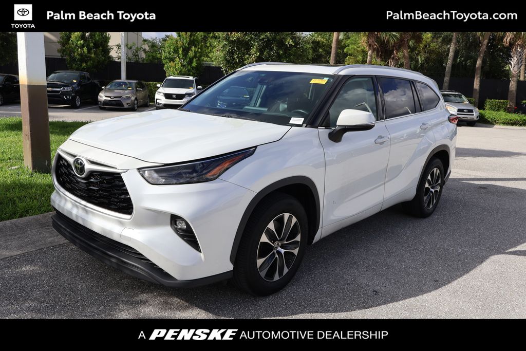 2022 Toyota Highlander XLE 4x2 V6's photo