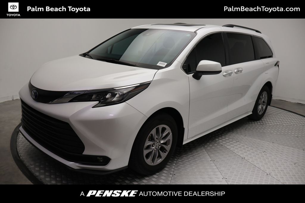 2025 Toyota Sienna Minivan/Van 