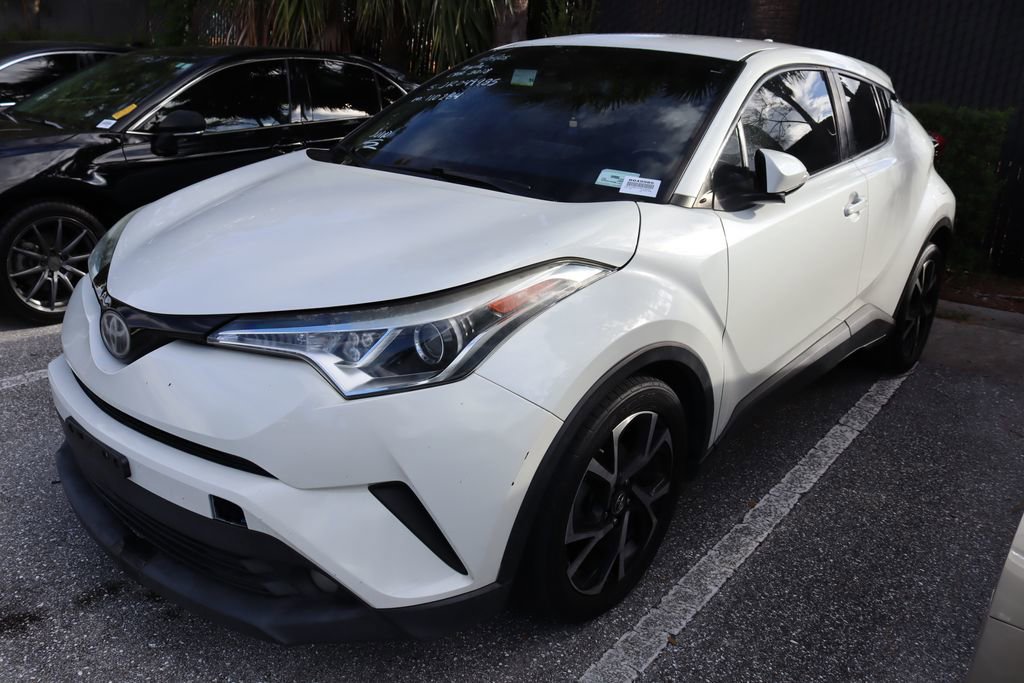 2018 Toyota C-HR XLE Premium photo 2