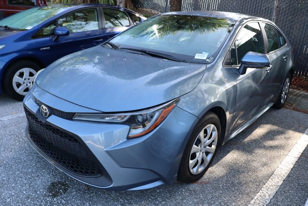 Used 2022 Toyota Corolla LE with VIN 5YFEPMAE7NP380065 for sale in Northfield, Minnesota