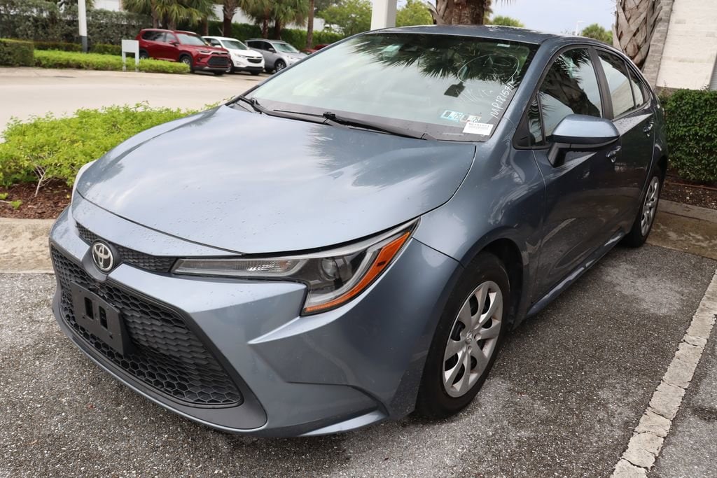 Used 2021 Toyota Corolla LE with VIN 5YFEPMAE4MP181571 for sale in Northfield, Minnesota
