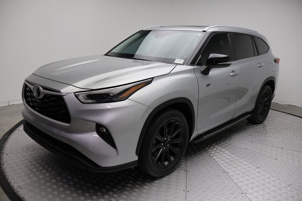 2023 Toyota Highlander XLE's photo