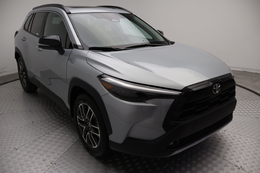2026 Toyota Corolla Cross XLE - Photo 6
