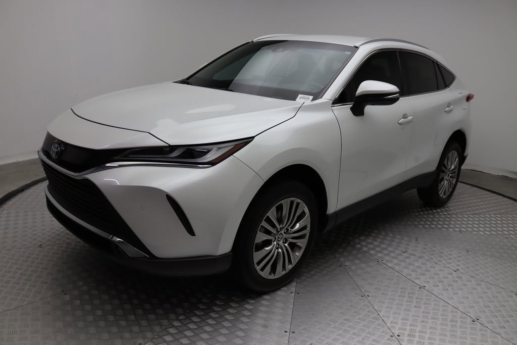 2023 Toyota Venza XLE's photo