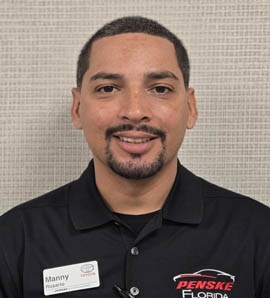 Staff member Manny Rosario from ID_9d6c47eaafdc