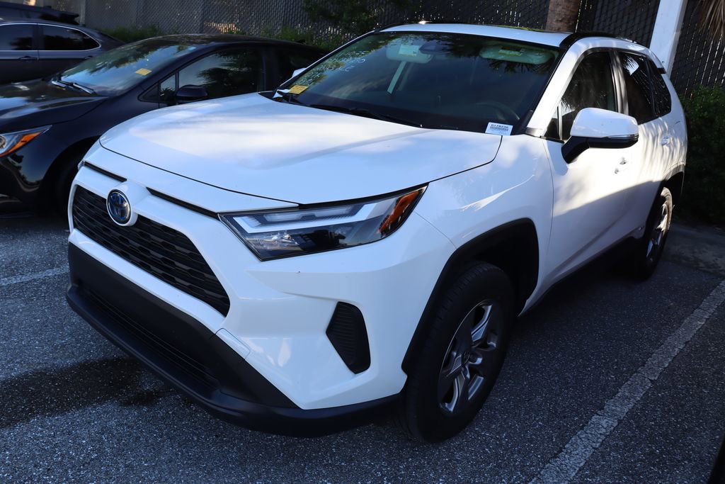 2023 Toyota RAV4 Hybrid XLE photo 2