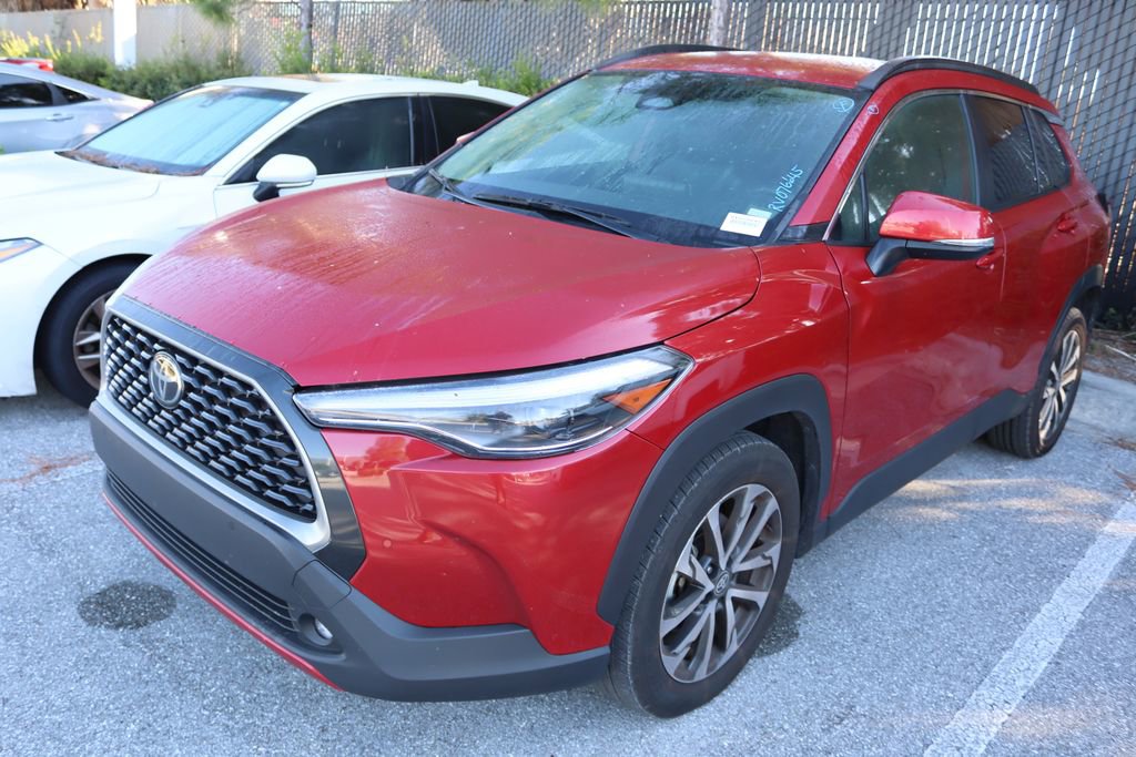 2024 Toyota Corolla Cross XLE photo 2
