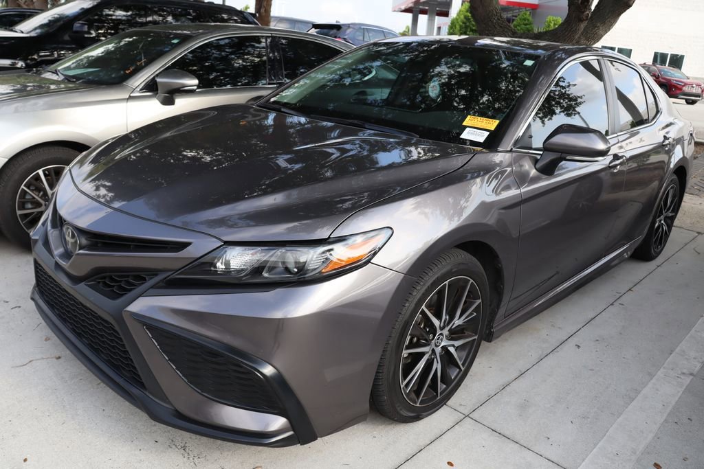 Used 2023 Toyota Camry SE with VIN 4T1G11AK0PU761207 for sale in West Palm Beach, FL