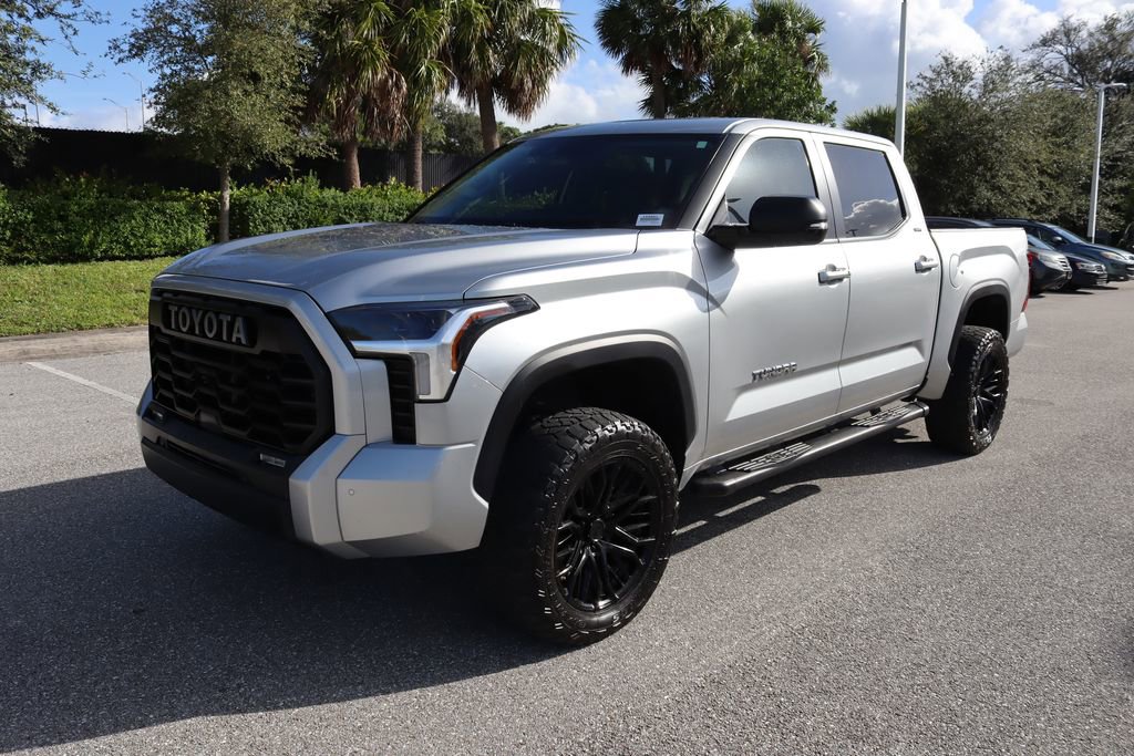 2024 Toyota Tundra SR5's photo