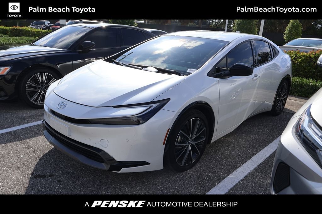 2024 Toyota Prius XLE FWD's photo