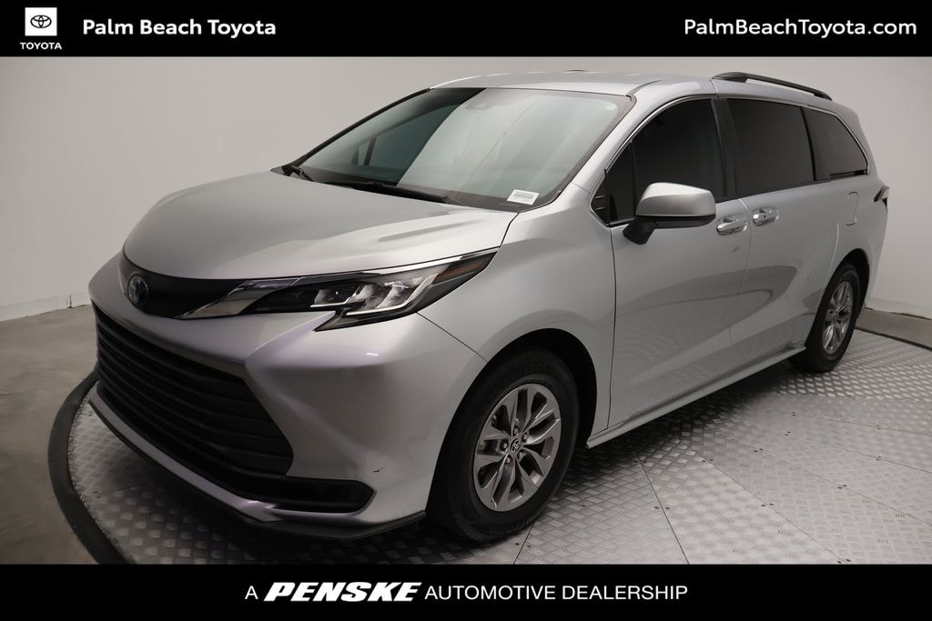 Certified 2023 Toyota Sienna LE Minivan/Van