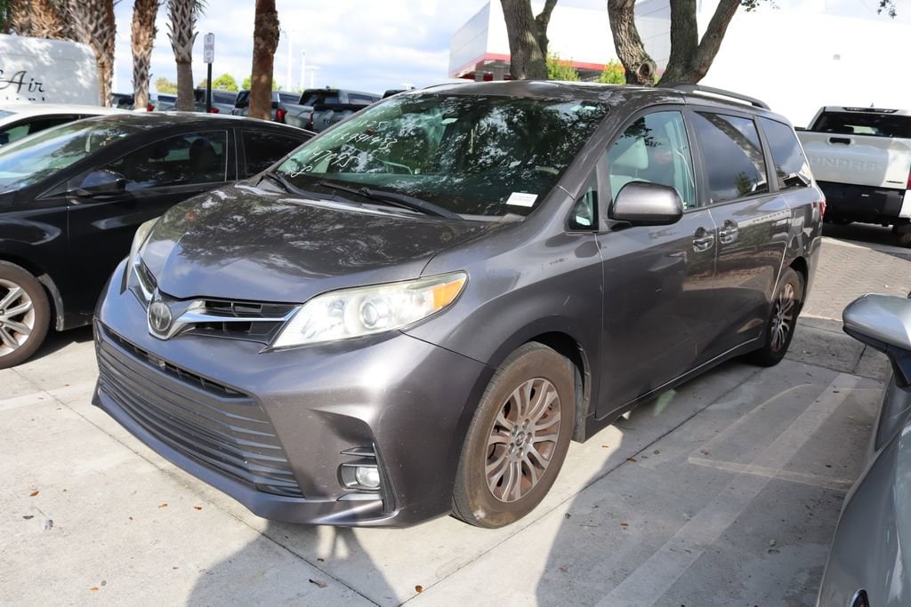 2018 Toyota Sienna Van Passenger Van 
