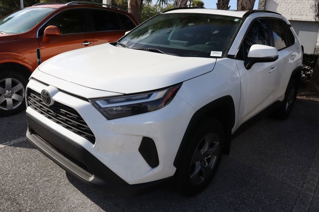 Used 2024 Toyota RAV4 XLE with VIN 2T3W1RFV5RC259513 for sale in West Palm Beach, FL