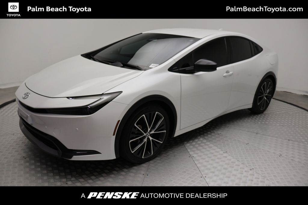 2024 Toyota Prius XLE FWD's photo