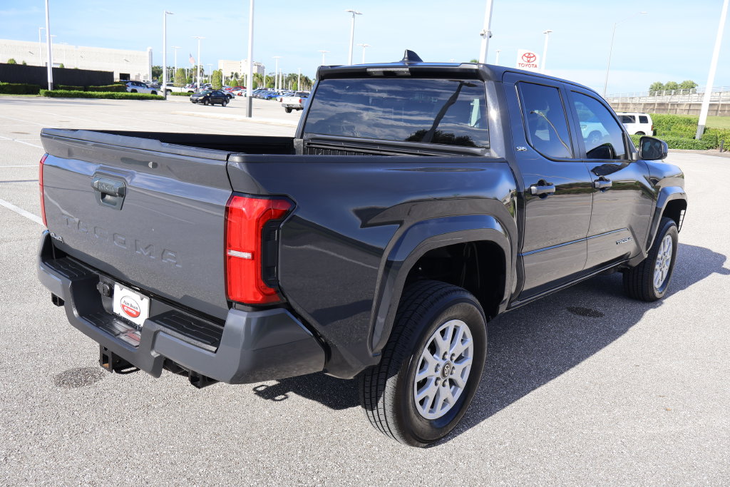 2025 Toyota Tacoma SR5 - Photo 8