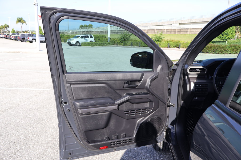 2025 Toyota Tacoma SR5 - Photo 16