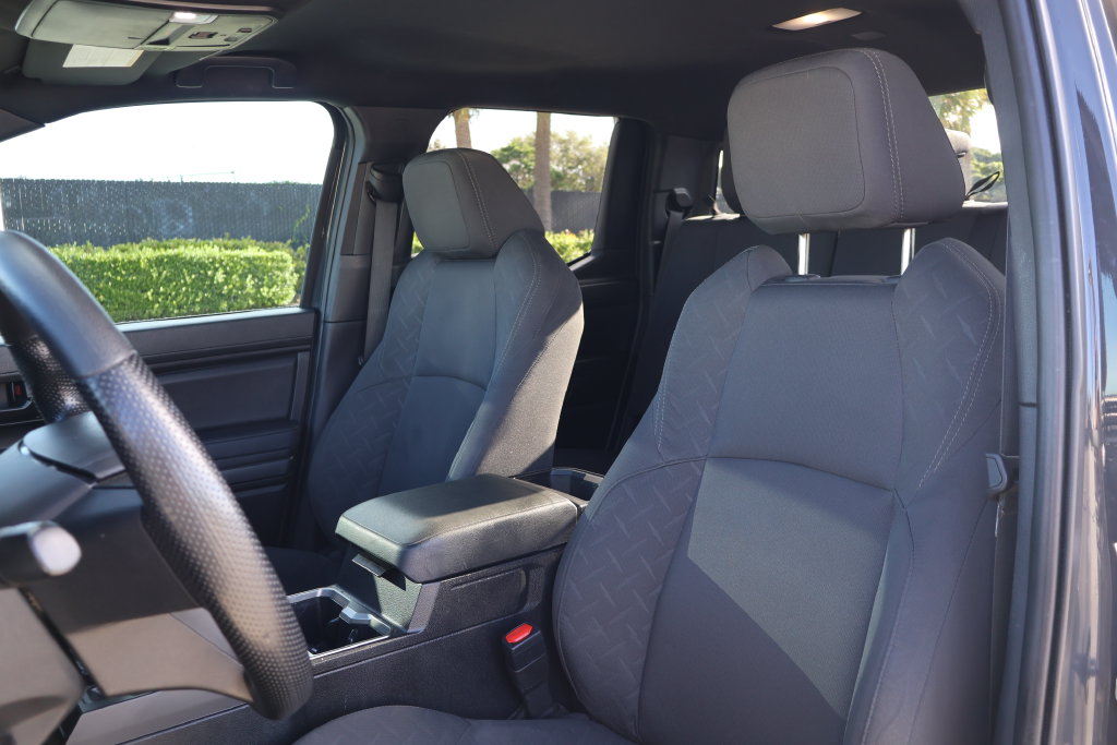 2025 Toyota Tacoma SR5 - Photo 13