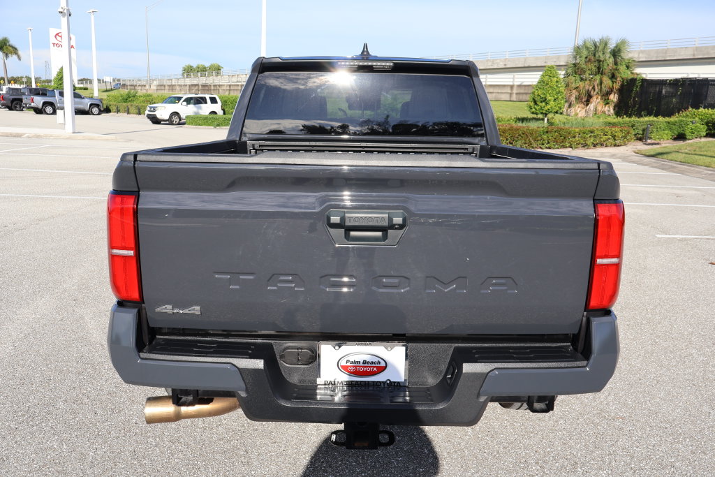 2025 Toyota Tacoma SR5 - Photo 10