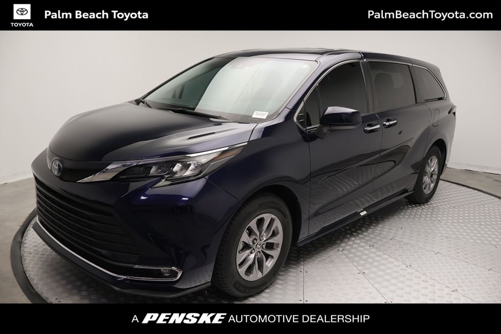 Certified 2024 Toyota Sienna XLE Minivan/Van