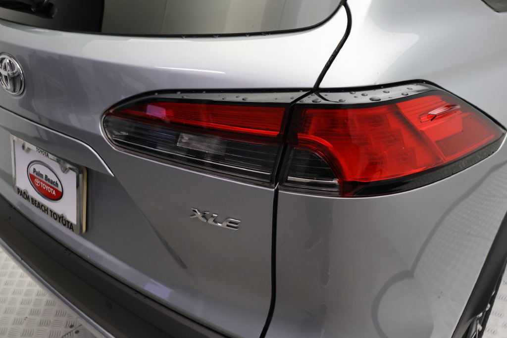 2026 Toyota Corolla Cross XLE - Photo 9