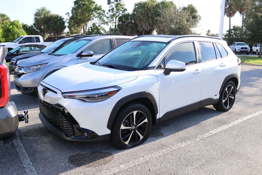 2023 Toyota Corolla Cross XSE's photo