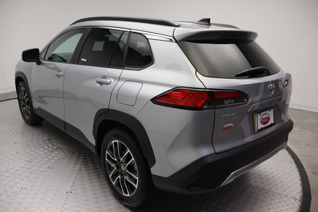 2026 Toyota Corolla Cross XLE - Photo 11