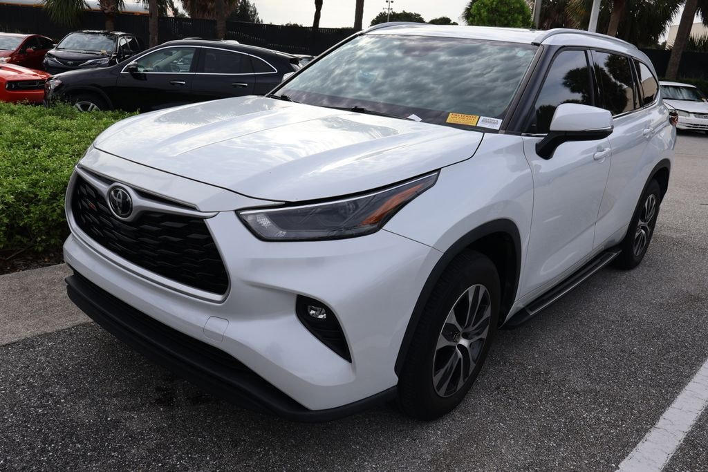 Used 2022 Toyota Highlander XLE SUV