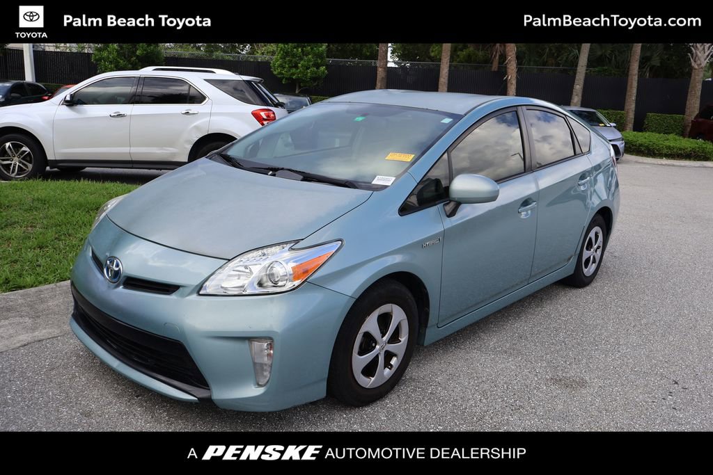 2014 Toyota Prius Two's photo