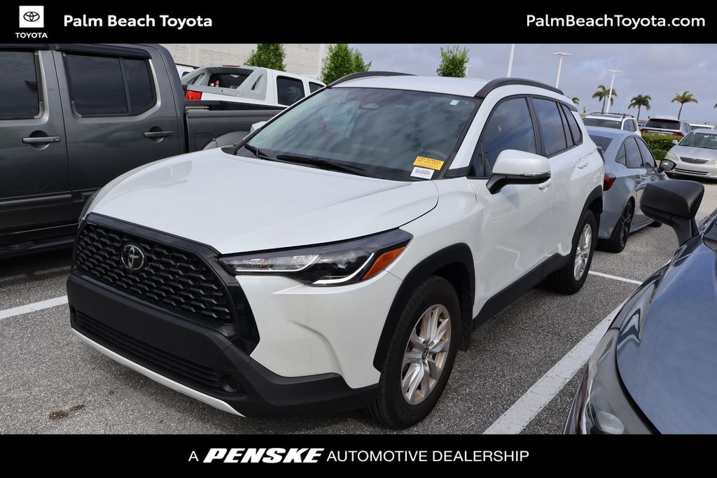 2024 Toyota Corolla Cross LE FWD's photo