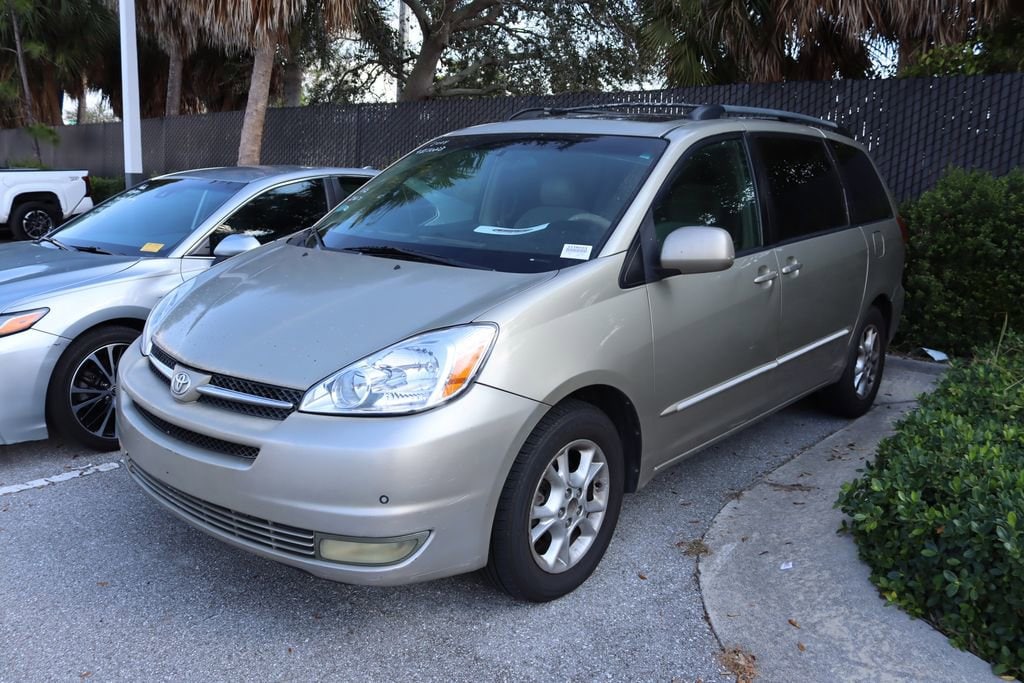 2004 Toyota Sienna Van 