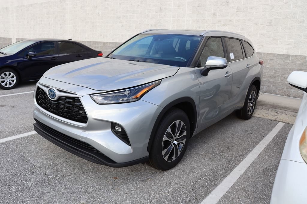 2024 Toyota Highlander Hybrid SUV 