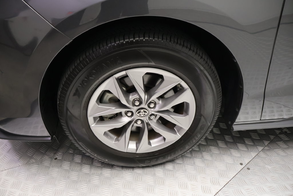 Certified 2025 Toyota Sienna XLE Minivan/Van