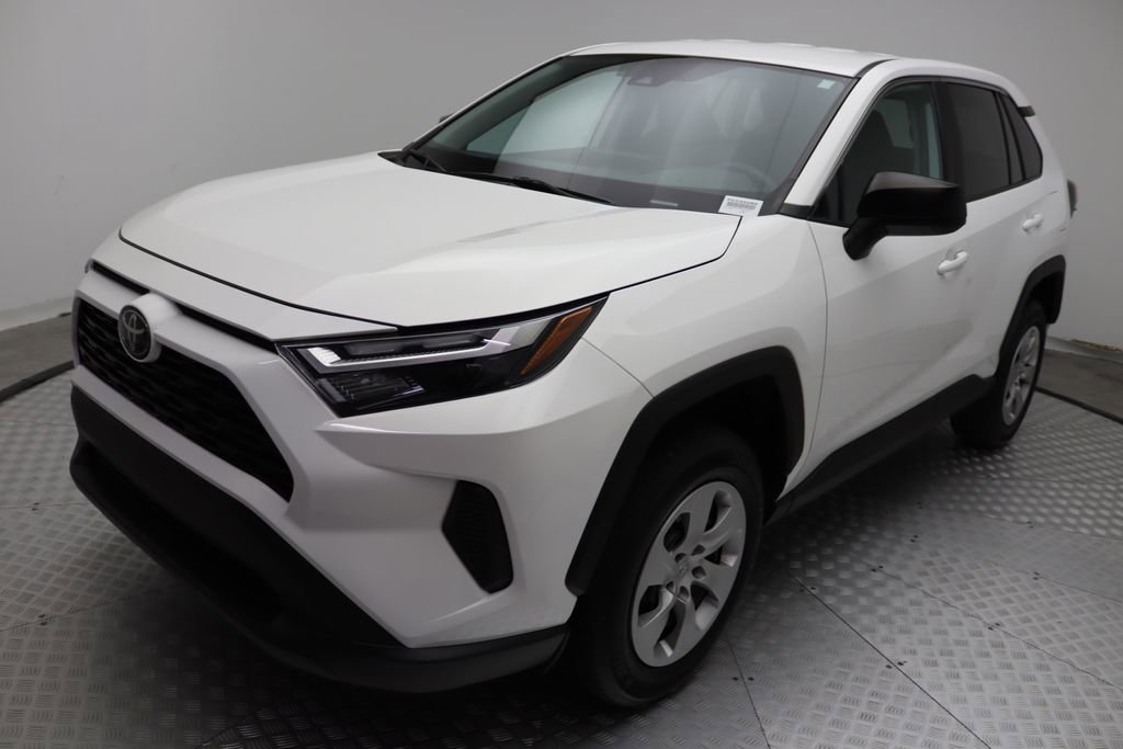 2023 Toyota RAV4 LE photo 2