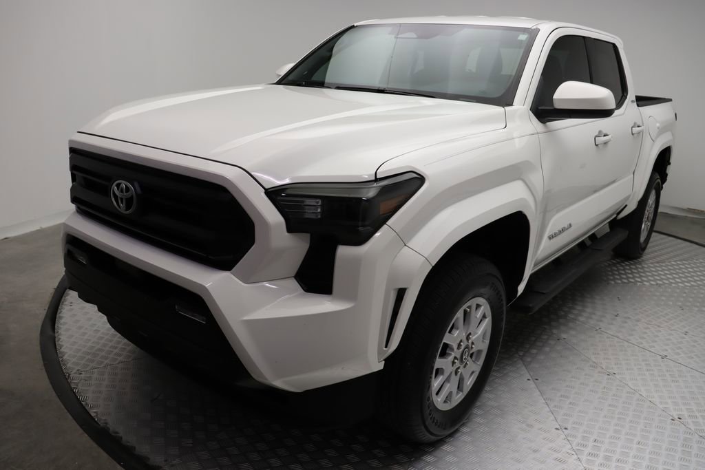 2024 Toyota Tacoma SR5 photo 2