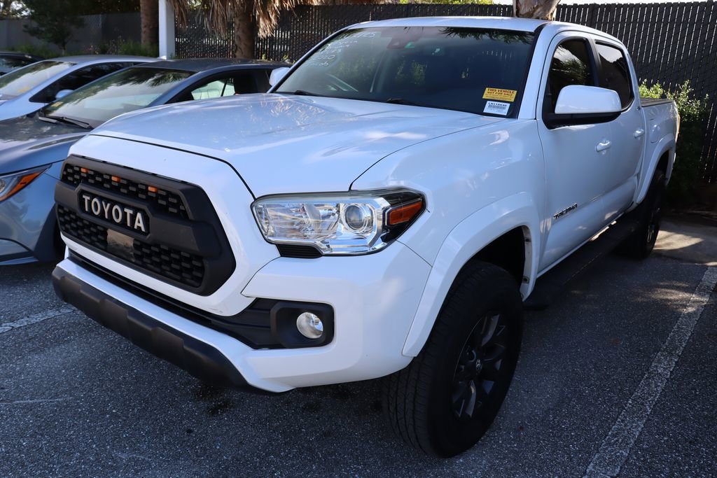 2020 Toyota Tacoma SR5 photo 2